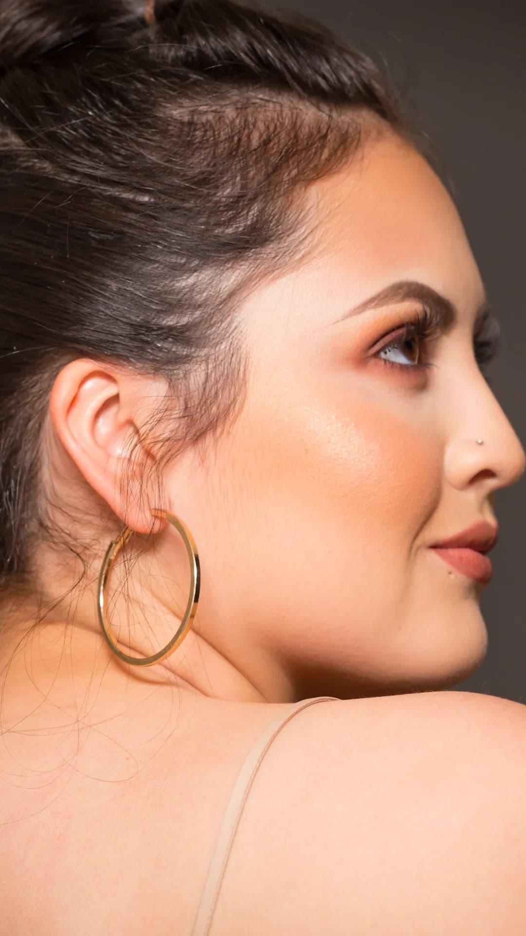 Expert PMU artist in luxury studio